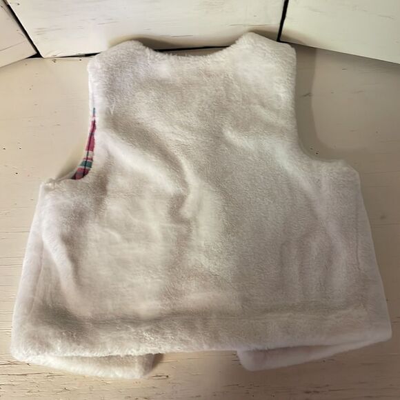 Girl’s 10/12 Cynthia Rowley reversible fuzzy soft white vest w/pink plaid lining - Picture 8 of 10